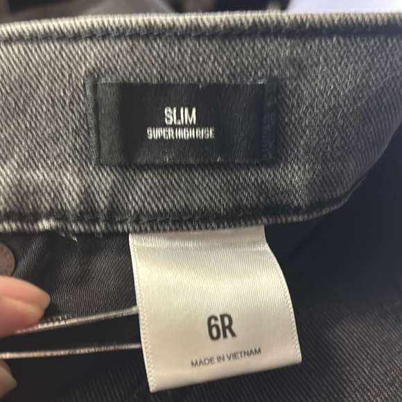 Express Gray Super High Rise Slim Leg Jeans with Beaded Detail- NWT- 6 - Picture 16 of 17